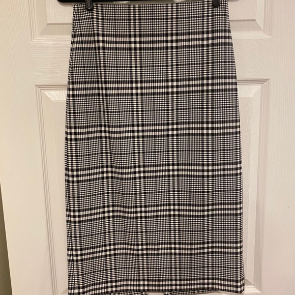 ❌SOLD❌ Zara Plaid Checkered A-Line Skirt (Midi) - Picture 1 of 2
